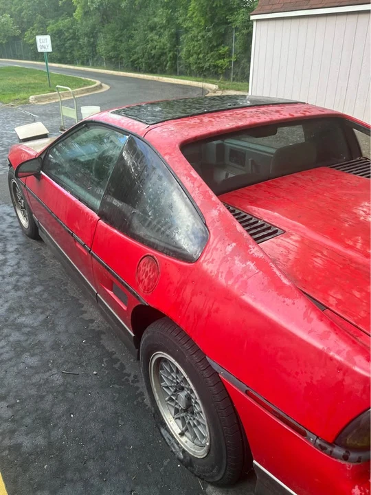 1986 Pontiac Fiero - Image 4 of 8