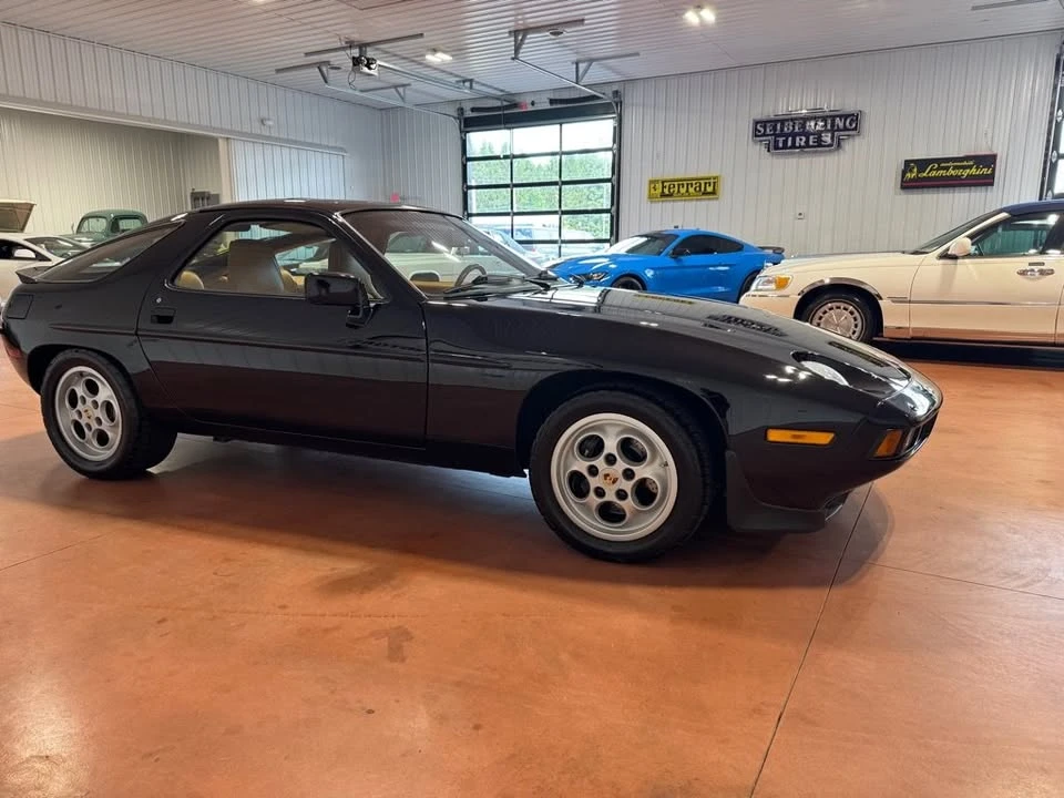1986 Porsche 928 - Image 7 of 20