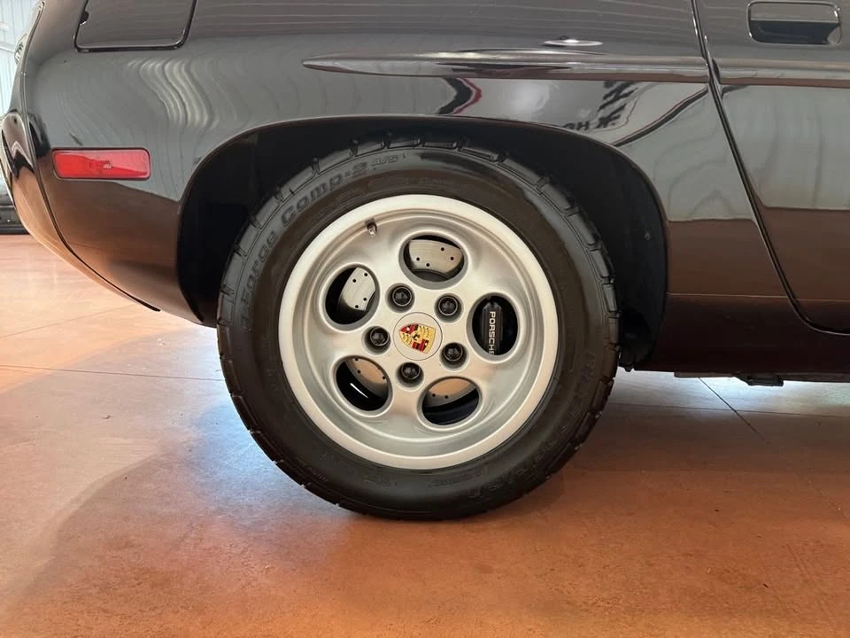 1986 Porsche 928 - Image 14 of 20