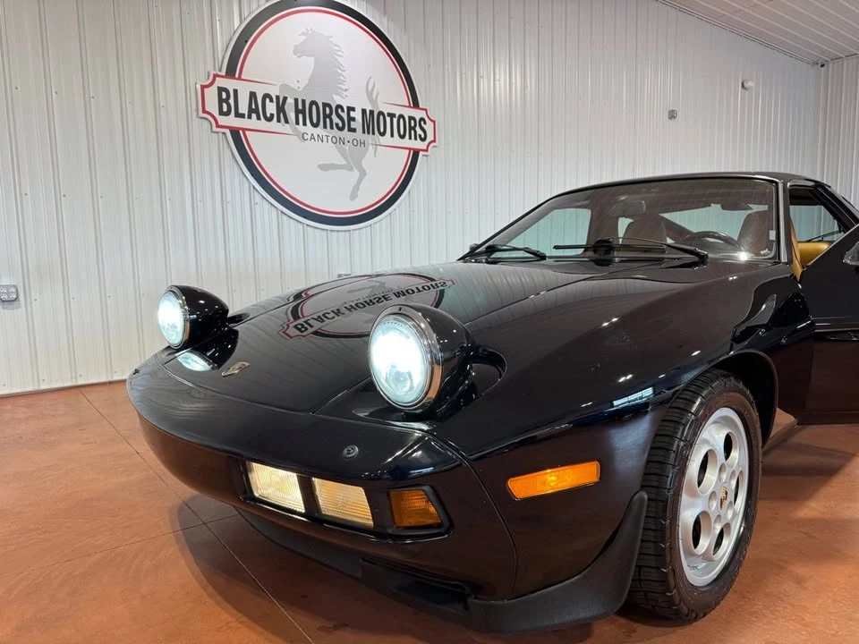 1986 Porsche 928 - Image 11 of 20