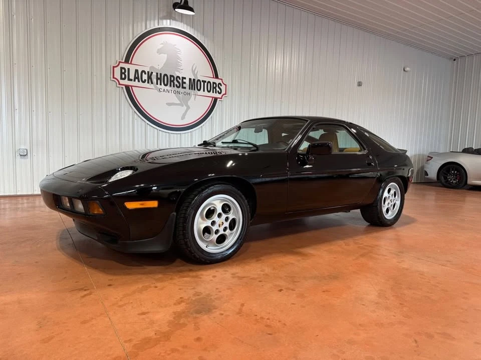 1986 Porsche 928 - Image 3 of 20