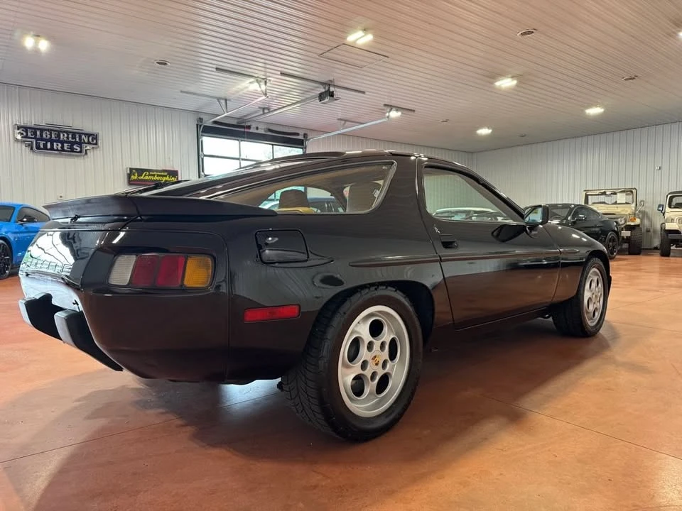 1986 Porsche 928 - Image 8 of 20