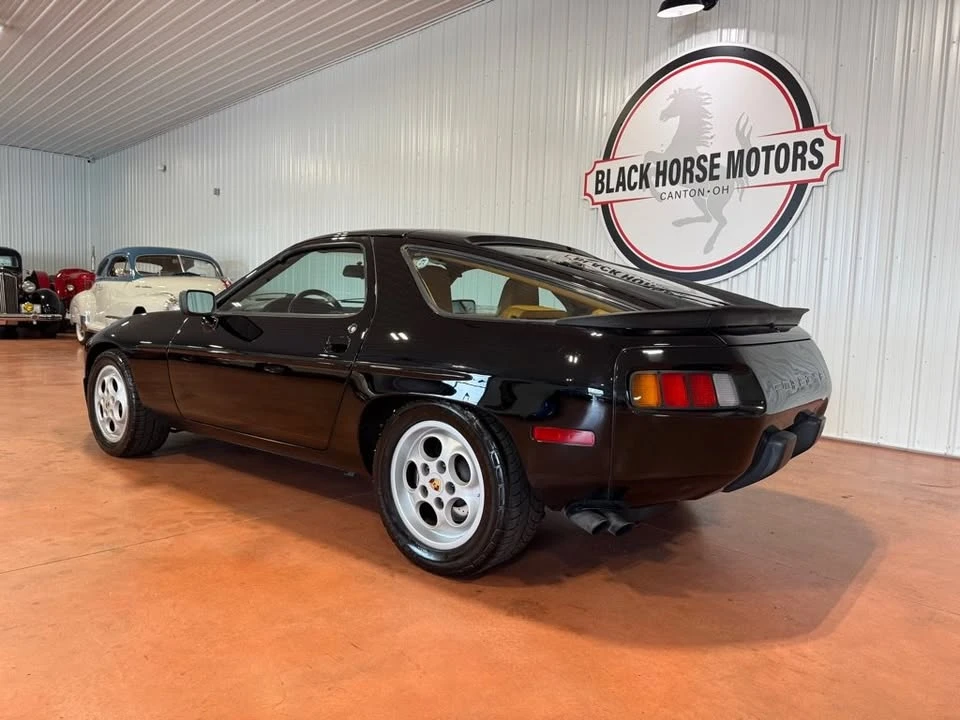 1986 Porsche 928 - Image 10 of 20