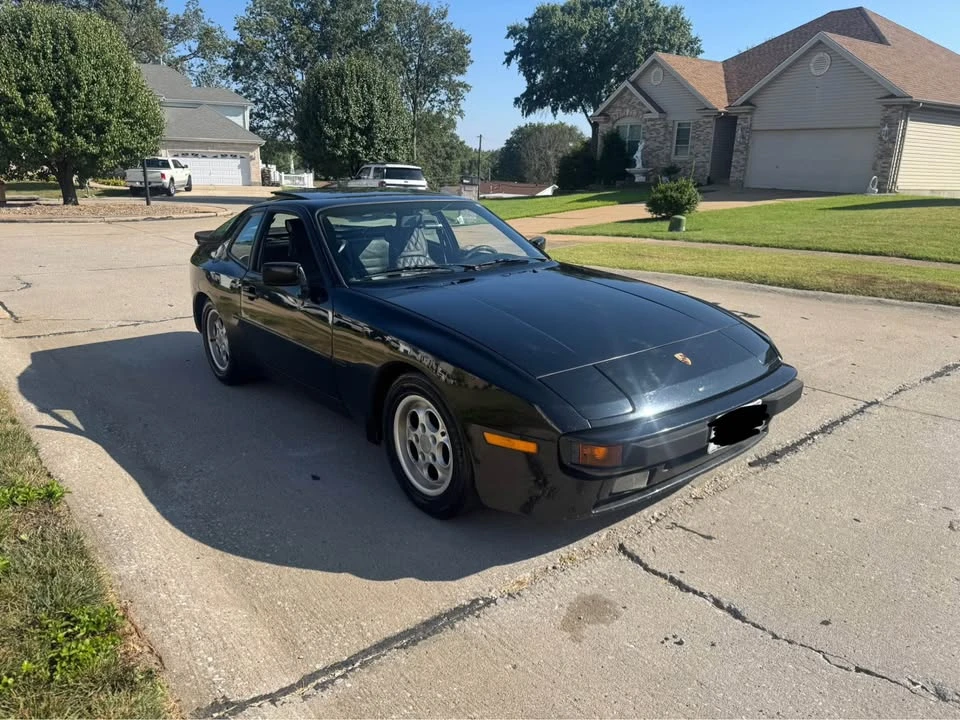 1986 Porsche 944 - Image 2 of 7