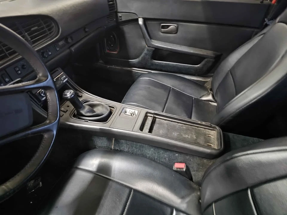 1986 Porsche 944 - Image 8 of 10