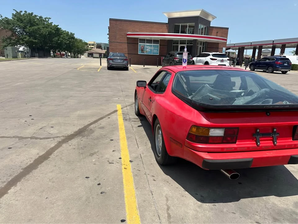 1986 Porsche 944 - Image 2 of 5