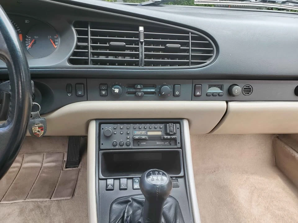 1986 Porsche 944 - Image 10 of 14