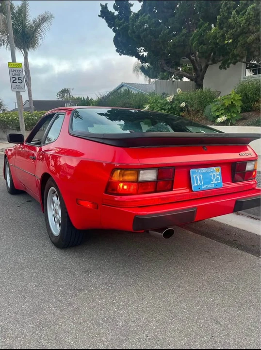 1986 Porsche 944 - Image 11 of 13