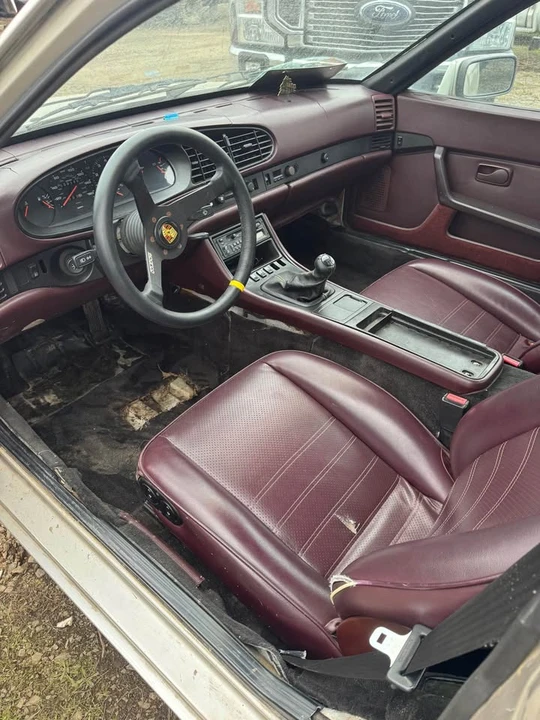 1986 Porsche 944 - Image 4 of 10