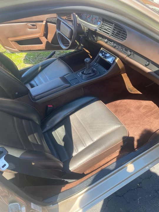 1986 Porsche 944 - Image 2 of 10