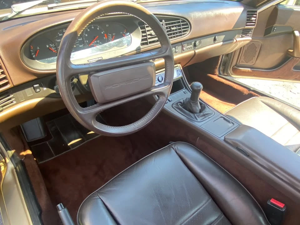 1986 Porsche 944 - Image 6 of 10