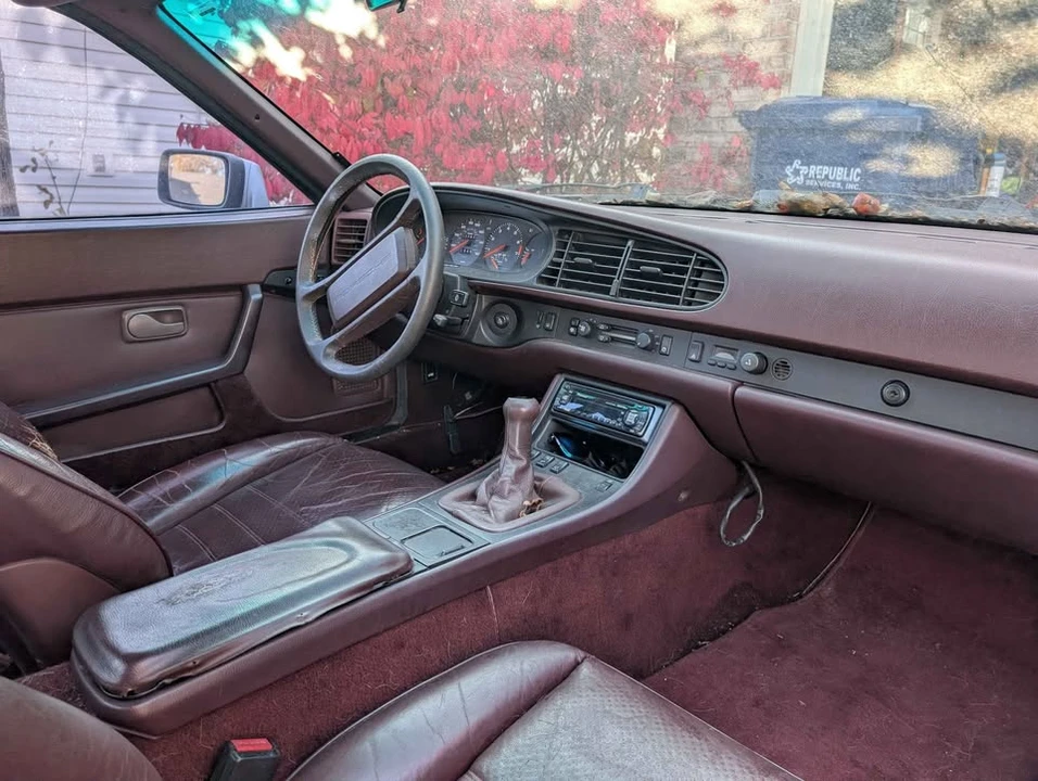 1986 Porsche 944 - Image 5 of 14