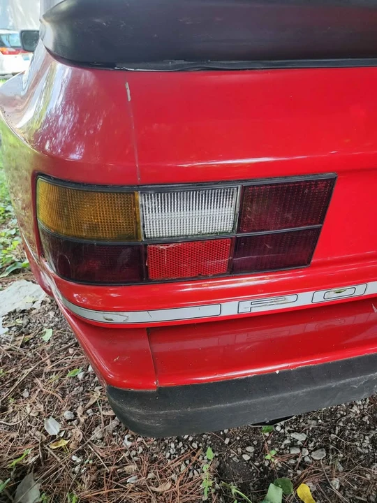1986 Porsche 944 - Image 5 of 17