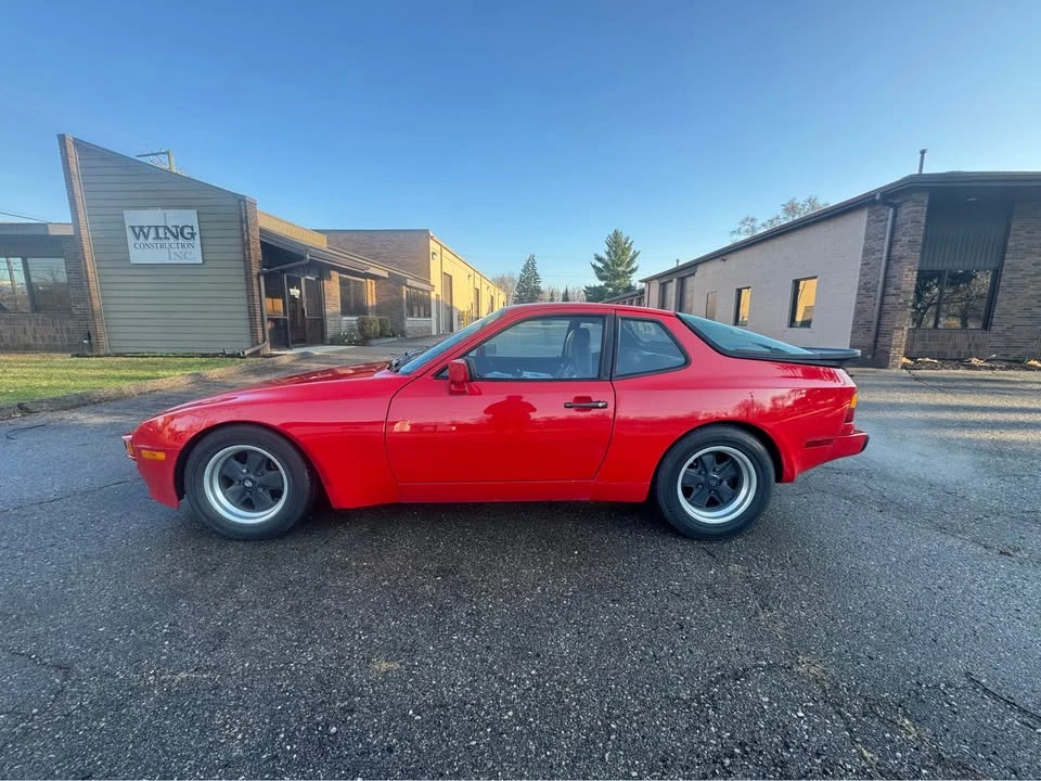 1986 Porsche 944 - Image 3 of 8