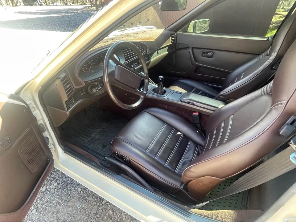 1986 Porsche 944 - Image 11 of 20