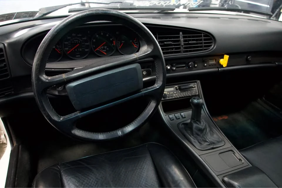 1986 Porsche 944 - Image 16 of 17