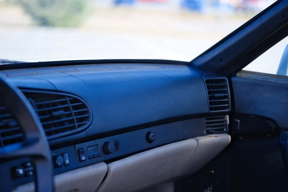 1986 Porsche 944 - Image 18 of 19