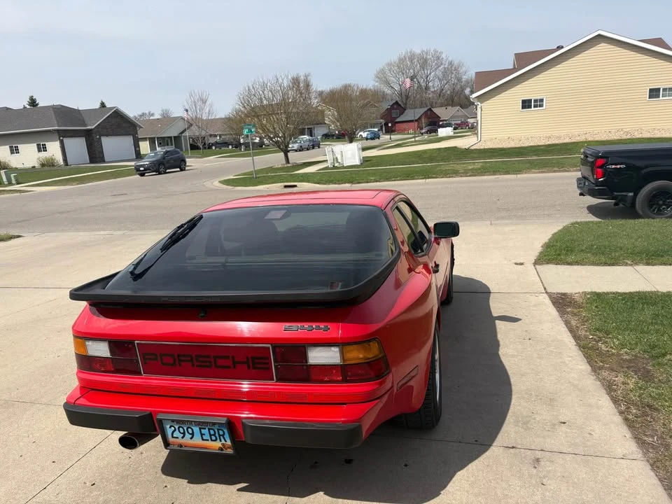 1986 Porsche 944 - Image 4 of 5