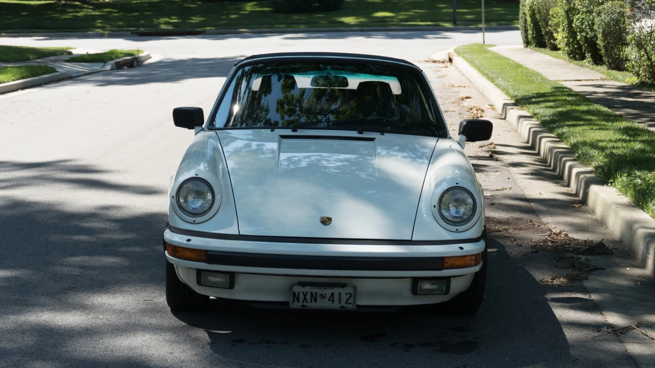 1986 Porsche 911 Carrera 3.2 - Image 2 of 31
