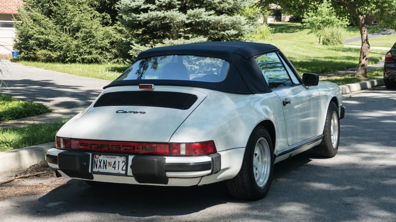 1986 Porsche 911 Carrera 3.2 - Image 13 of 31