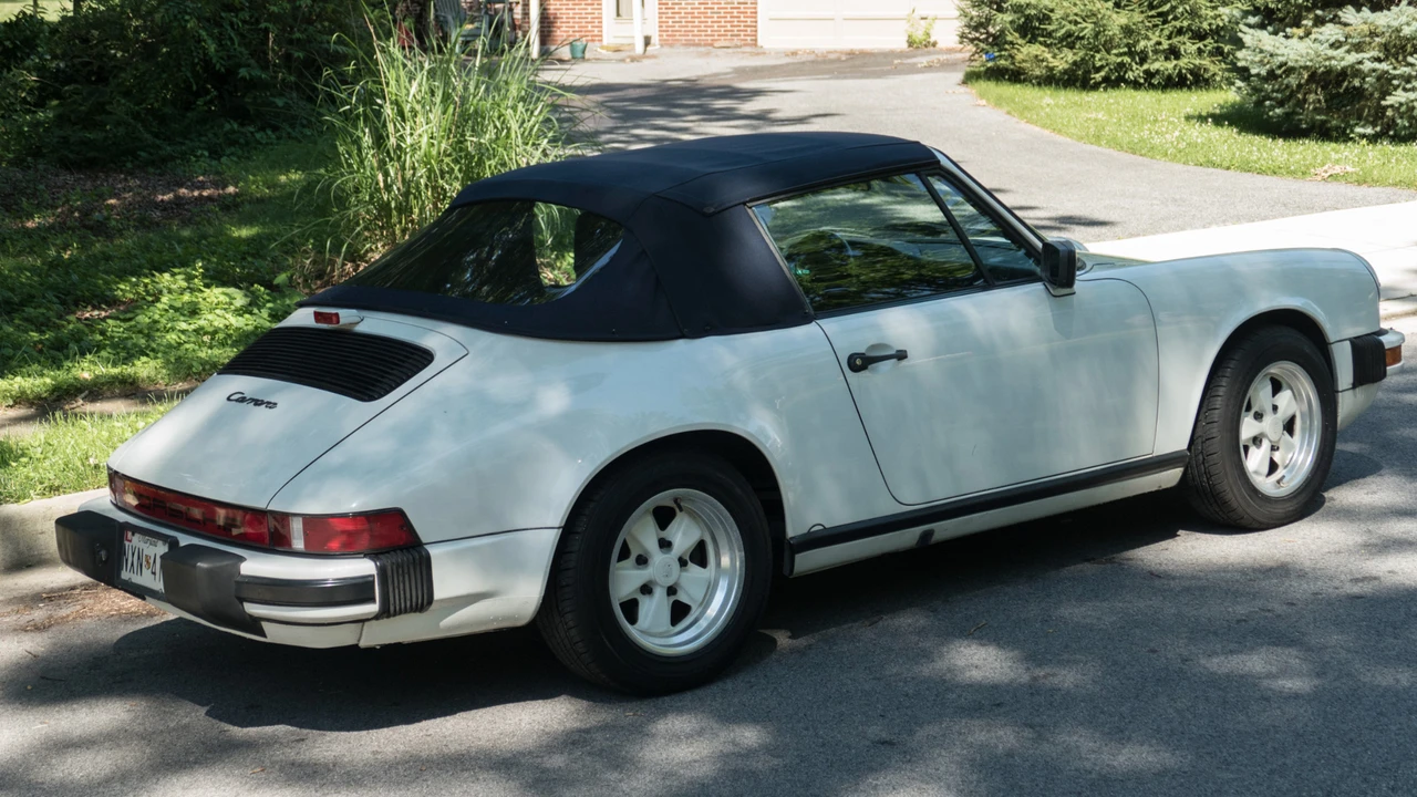 1986 Porsche 911 Carrera 3.2 - Image 15 of 31