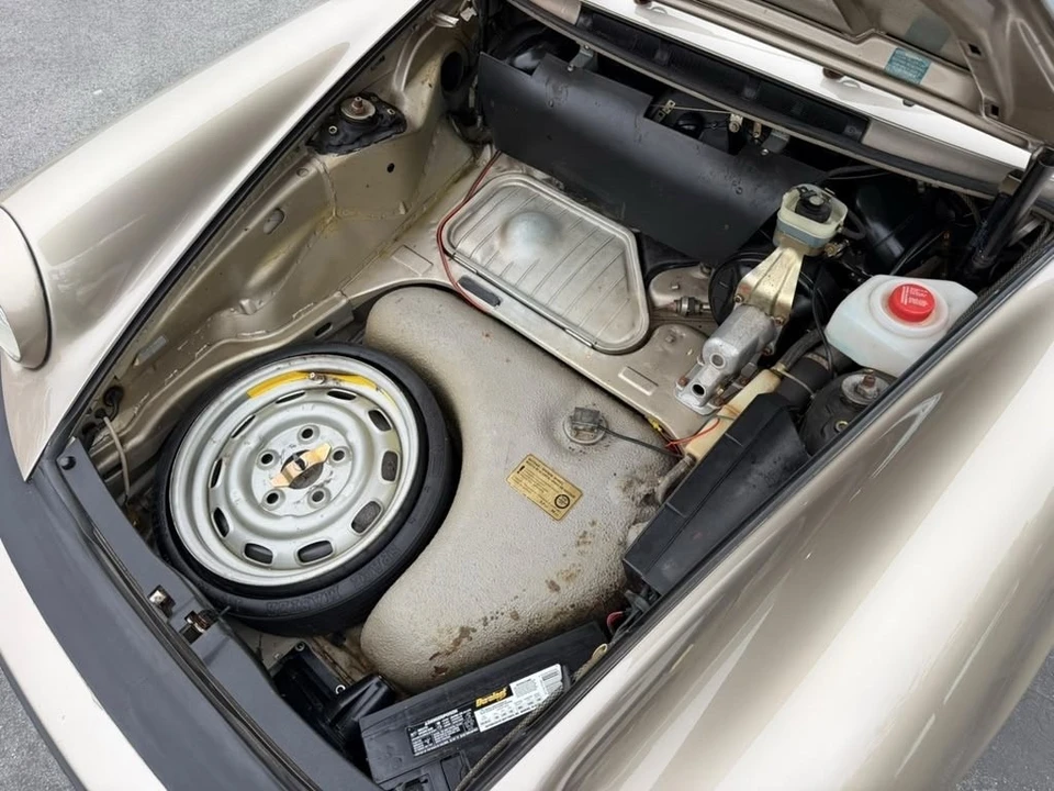 1986 Porsche 911 Carrera 3.2 - Image 17 of 23