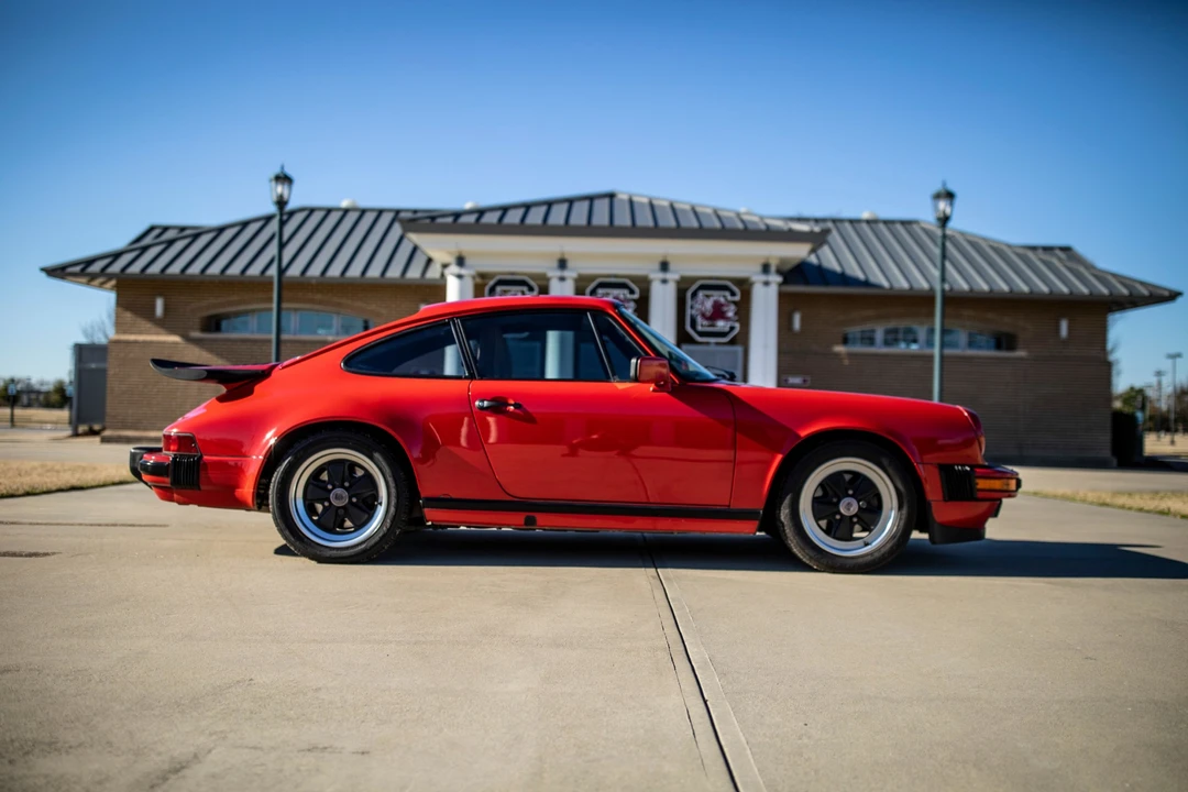 1986 Porsche 911 Carrera 3.2 - Image 13 of 31