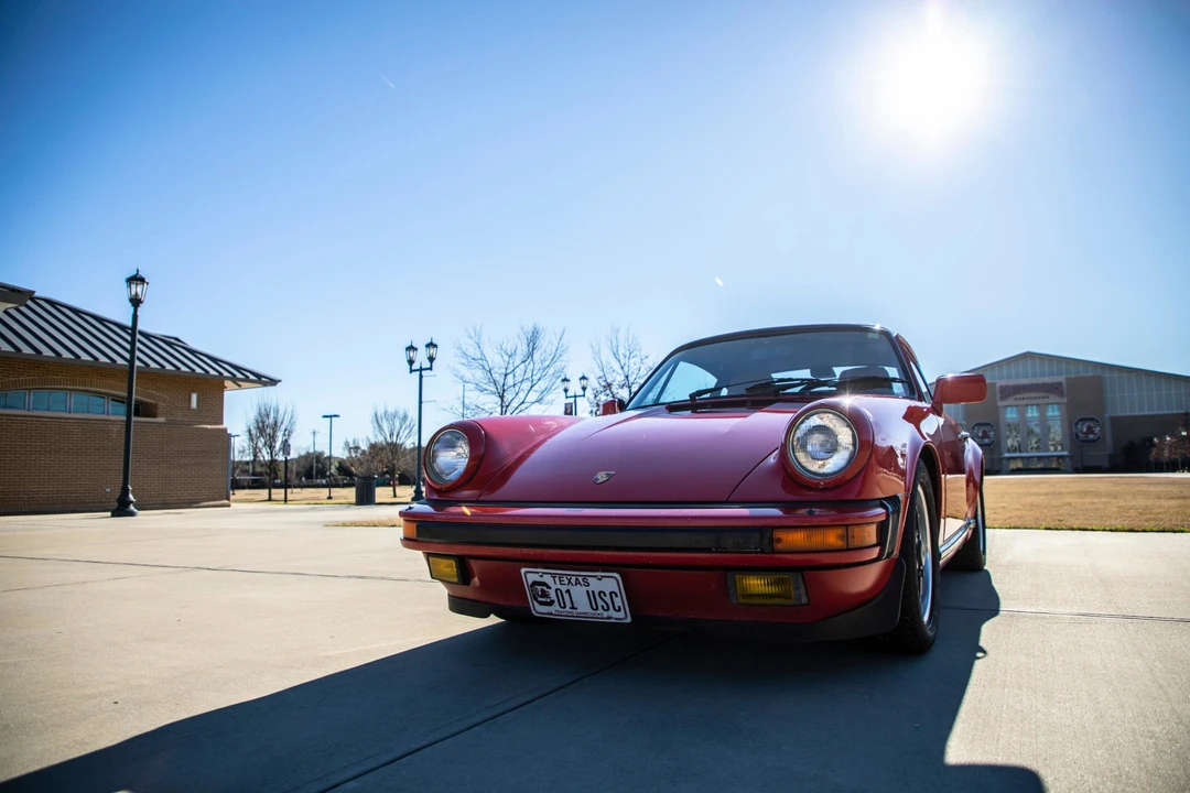 1986 Porsche 911 Carrera 3.2 - Image 2 of 31