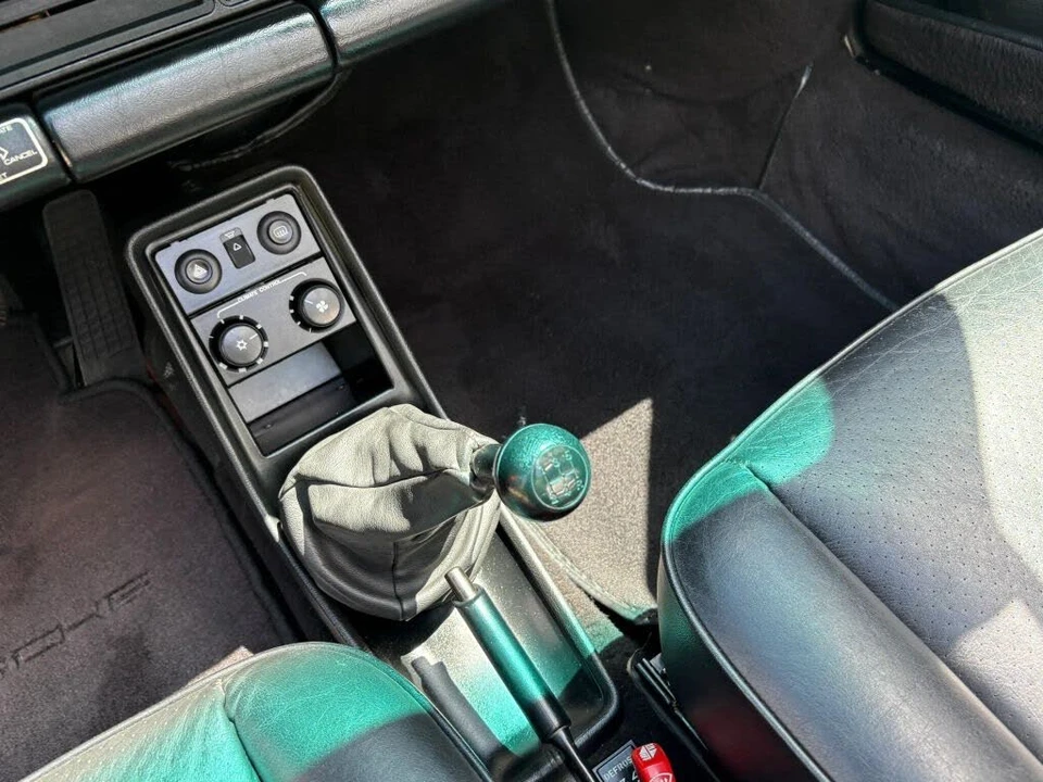 1986 Porsche 911 Carrera 3.2 - Image 25 of 31