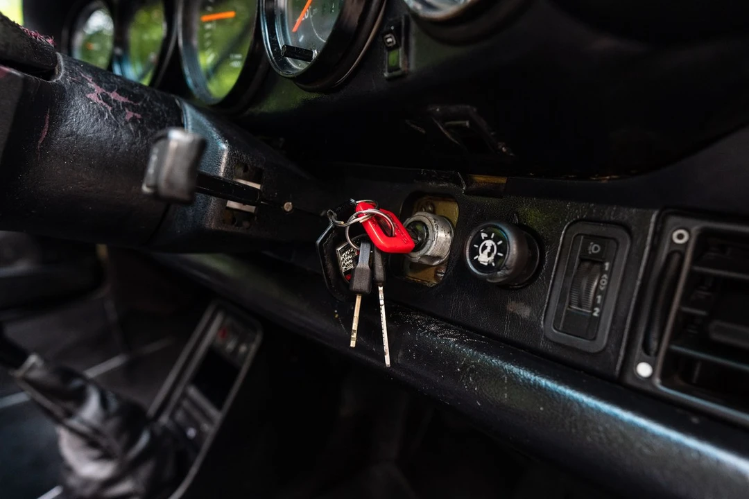 1986 Porsche 911 Carrera 3.2 - Image 25 of 30