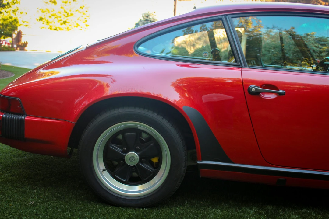 1986 Porsche 911 Carrera 3.2 - Image 28 of 31