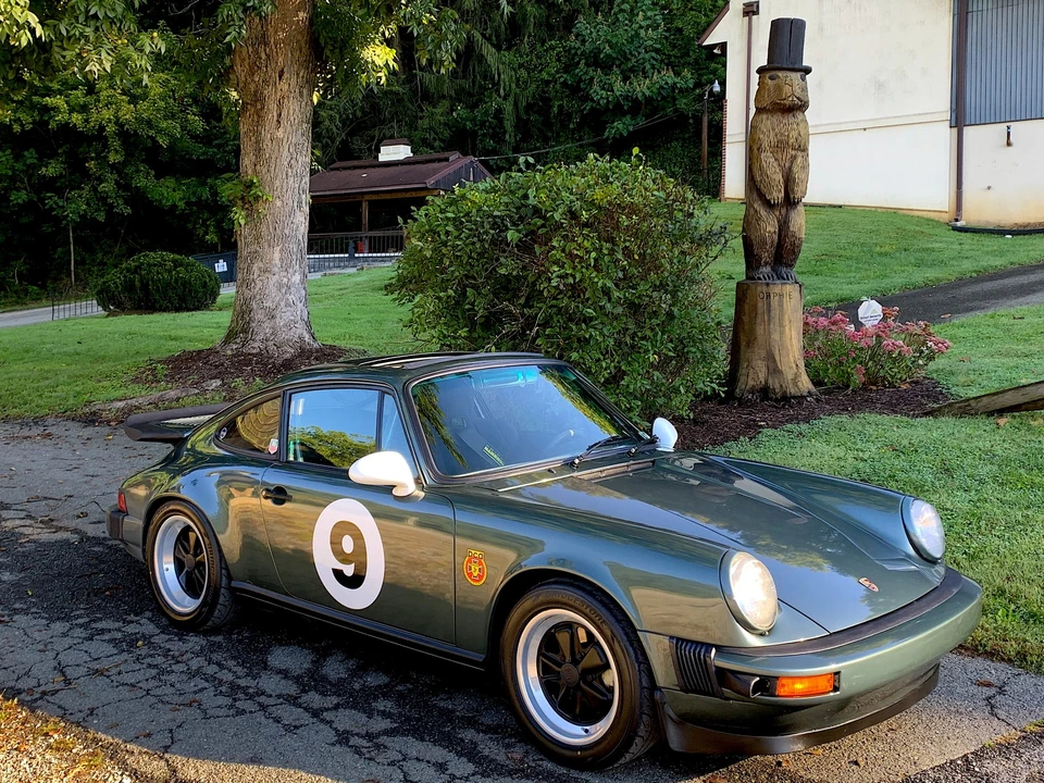 1986 Porsche 911 Carrera 3.2 - Image 2 of 31