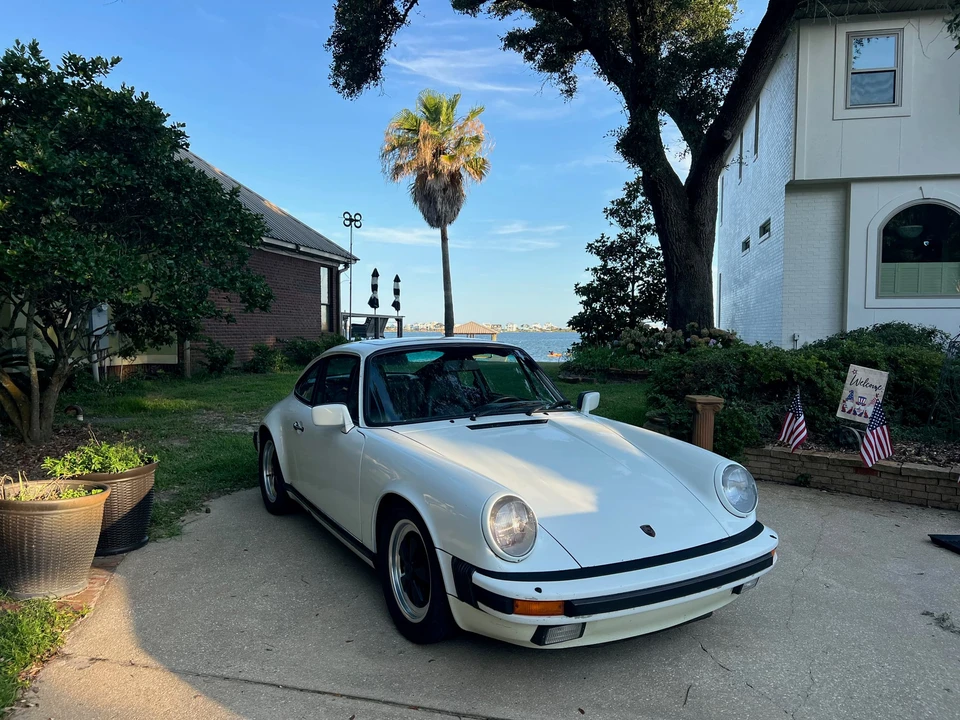 1986 Porsche 911 Carrera 3.2 - Image 10 of 31