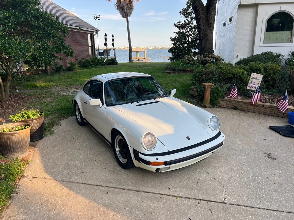 1986 Porsche 911 Carrera 3.2 - Image 9 of 31