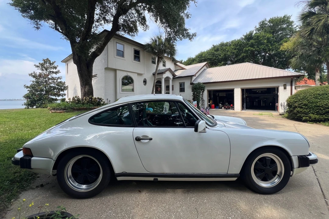 1986 Porsche 911 Carrera 3.2 - Image 8 of 31