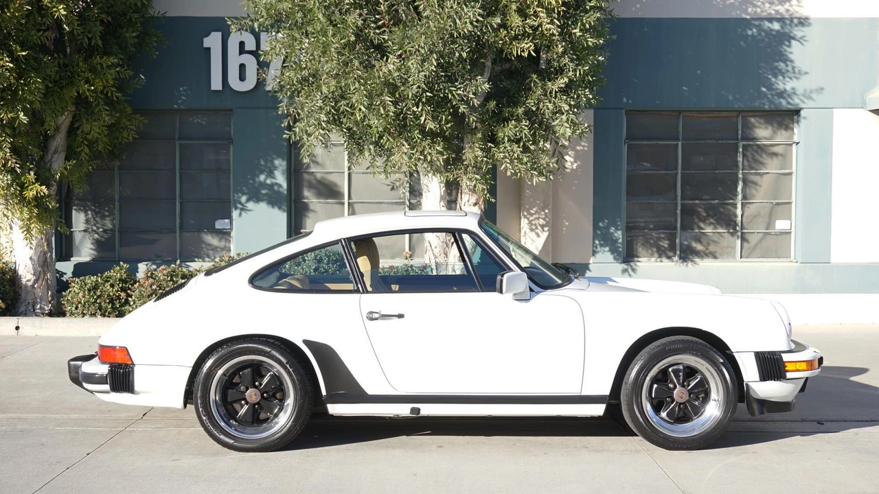 1986 Porsche 911 Carrera 3.2 - Image 6 of 31