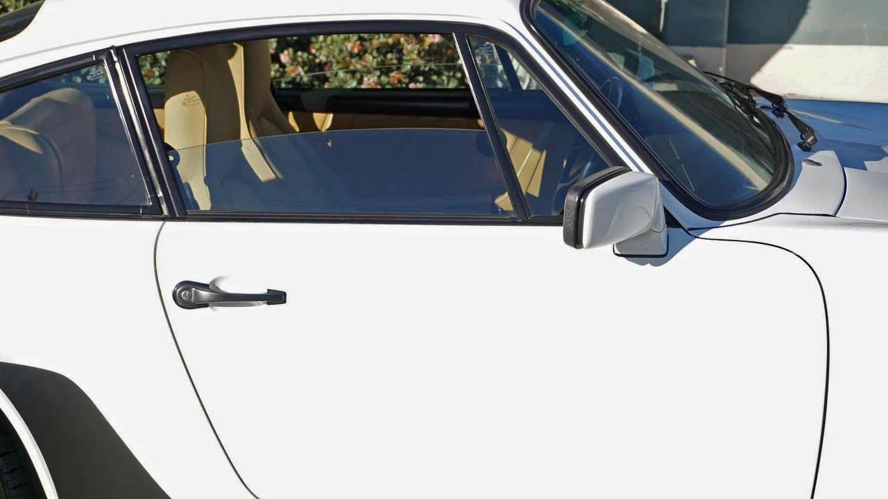 1986 Porsche 911 Carrera 3.2 - Image 17 of 31