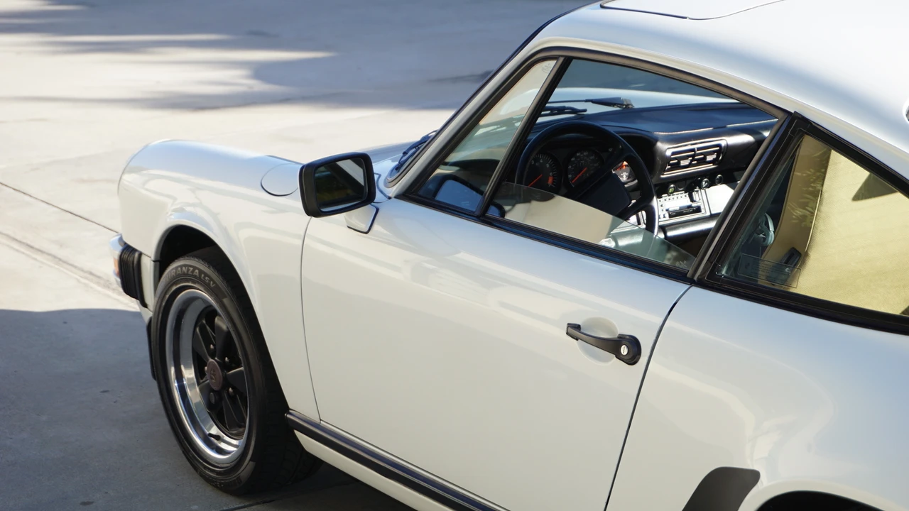 1986 Porsche 911 Carrera 3.2 - Image 7 of 31