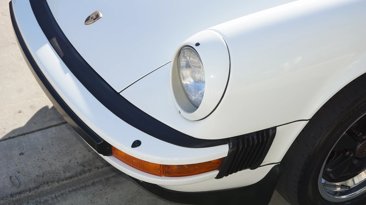 1986 Porsche 911 Carrera 3.2 - Image 10 of 31