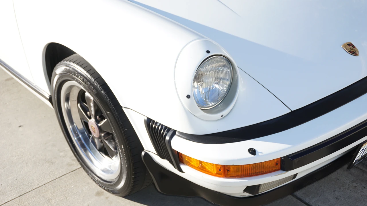 1986 Porsche 911 Carrera 3.2 - Image 9 of 31