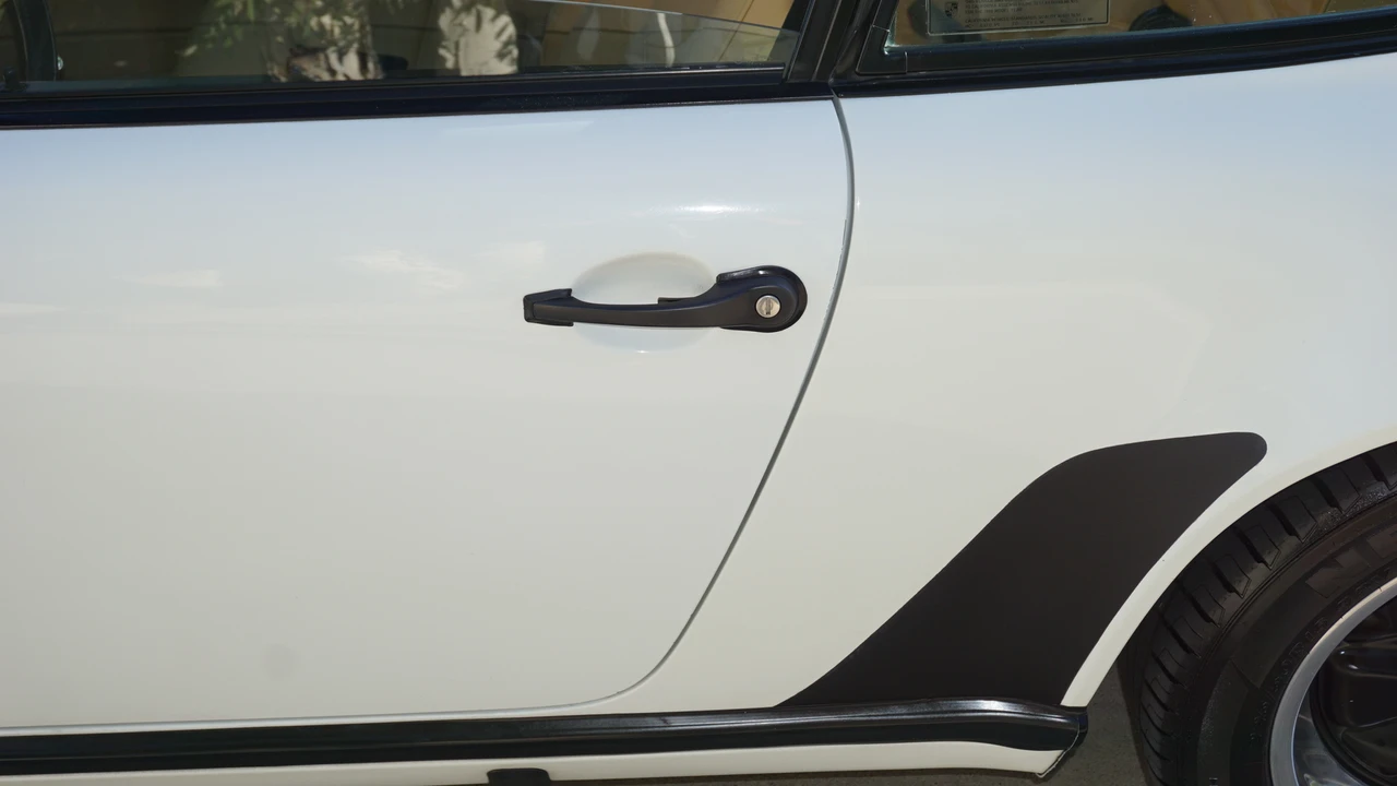 1986 Porsche 911 Carrera 3.2 - Image 15 of 31