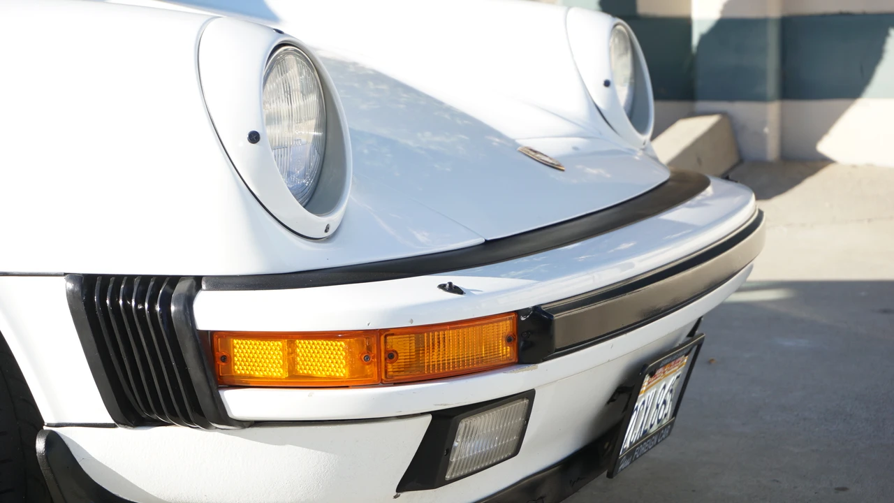 1986 Porsche 911 Carrera 3.2 - Image 18 of 31