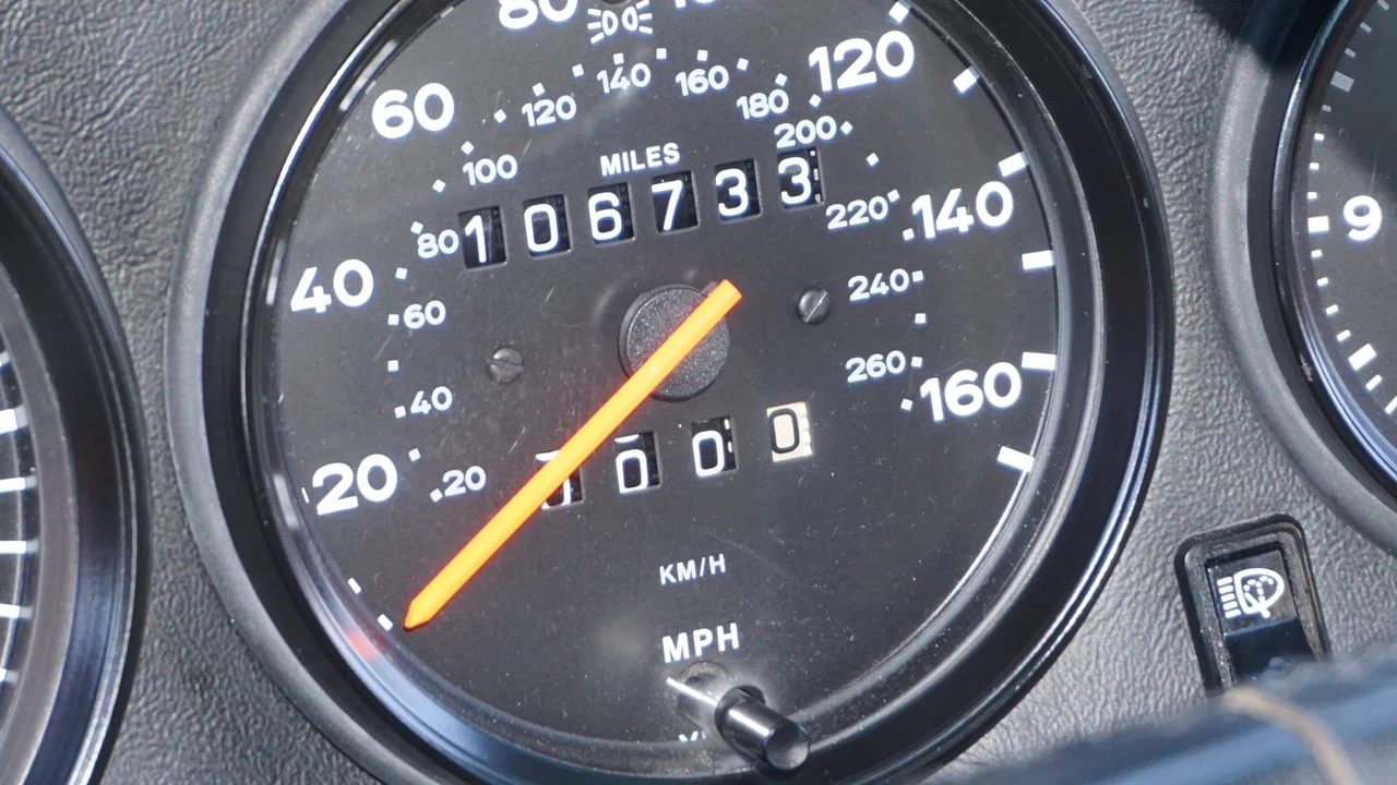 1986 Porsche 911 Carrera 3.2 - Image 29 of 31
