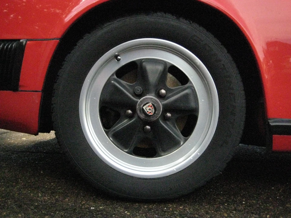 1986 Porsche 911 Carrera 3.2 - Image 17 of 31