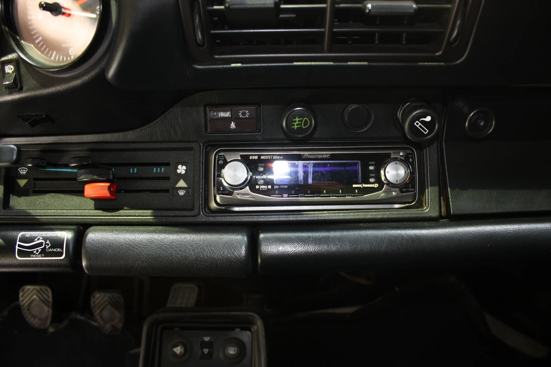 1986 Porsche 911 Carrera 3.2 - Image 30 of 31