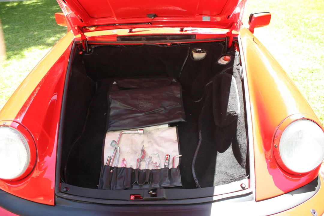 1986 Porsche 911 Carrera 3.2 - Image 17 of 31