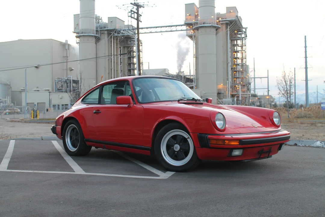 1986 Porsche 911 Carrera 3.2 - Image 2 of 31