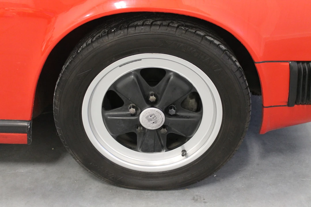 1986 Porsche 911 Carrera 3.2 - Image 13 of 31