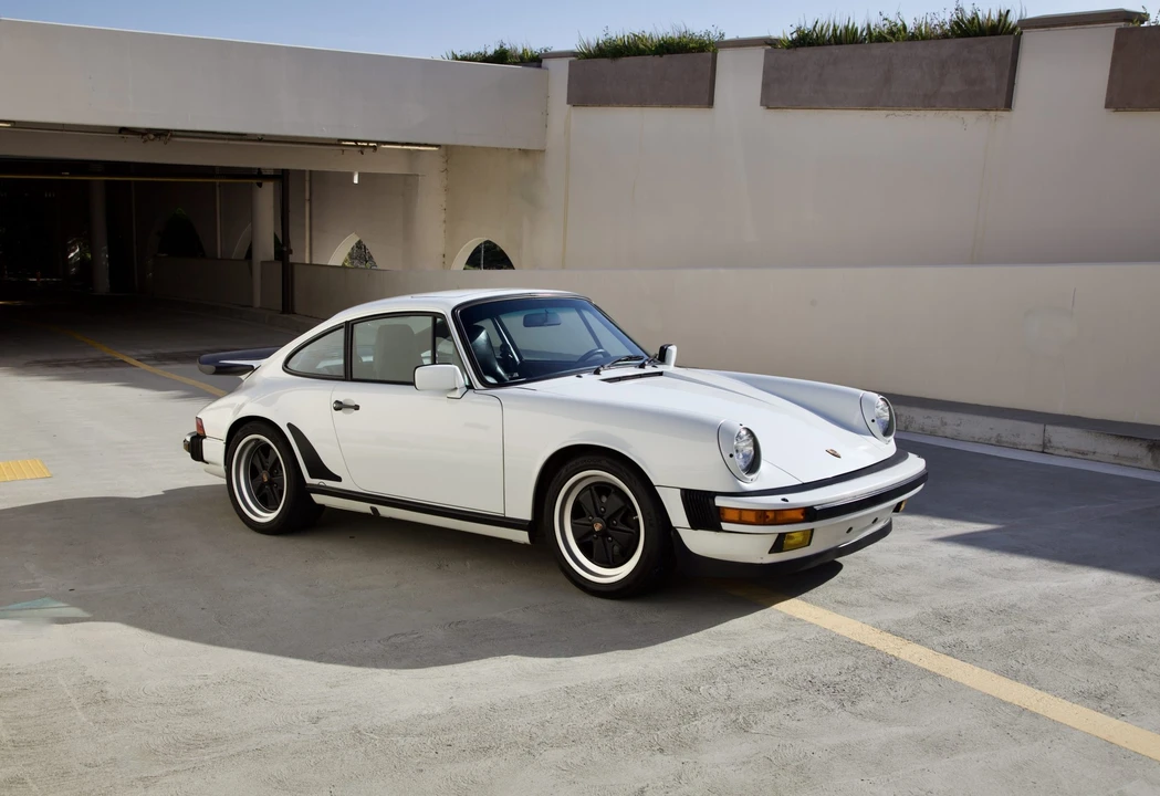 1986 Porsche 911 Carrera 3.2 - Image 17 of 31