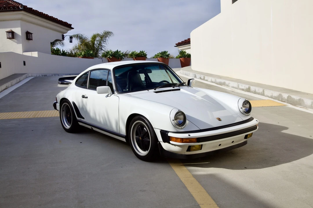 1986 Porsche 911 Carrera 3.2 - Image 13 of 31